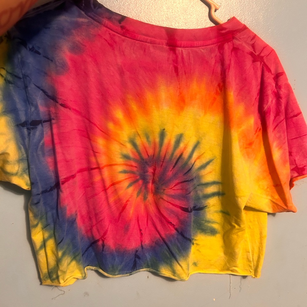 I’m selling Virginia beach shirt it’s a large and the material is good